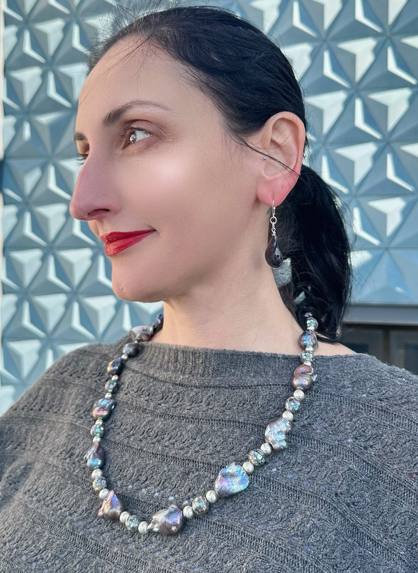 N0566 Baroque Pearls Abalone Necklace (24”-26”)