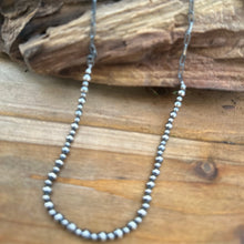 Load image into Gallery viewer, N0644 Navajo Pearls Oxidized Necklace (18&quot;-20&quot;)
