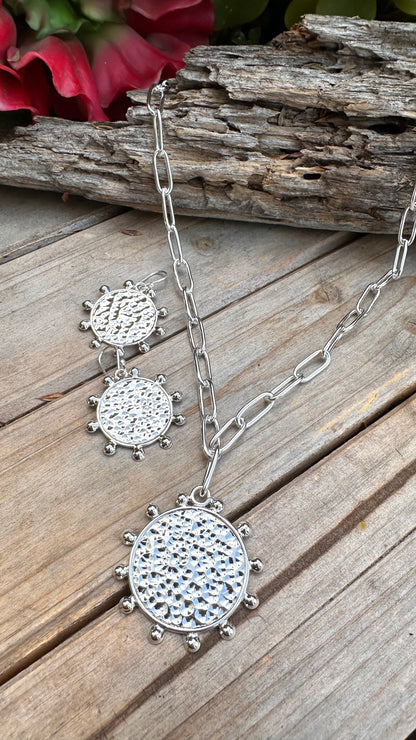 N0791  22” Taxco Sun Hammered Necklace