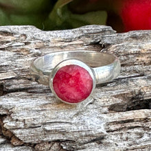 Load image into Gallery viewer, Size 7  Pink Quartz Ring
