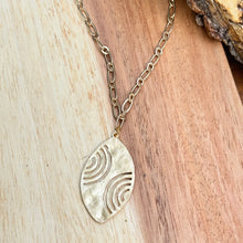 Load image into Gallery viewer, Gold Pendant Necklace
