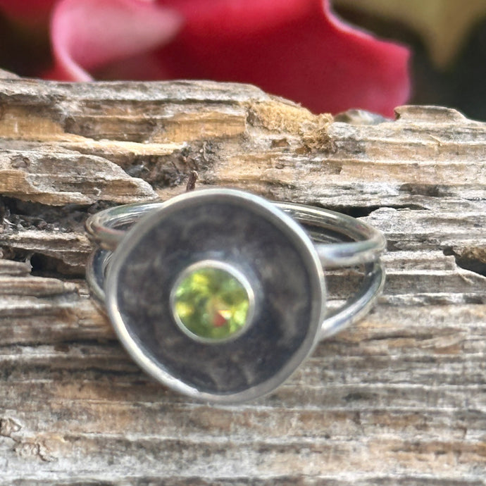 Size 9   Oxidized Peridot Ring