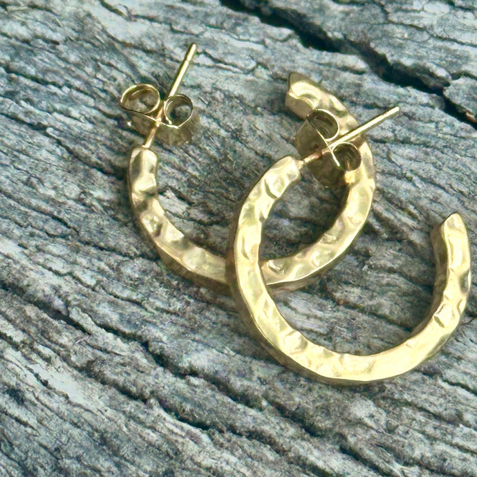 E0731 Hammered Gold Hoops Earrings (1.7”)