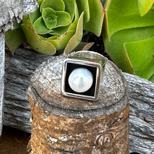 Load image into Gallery viewer, R0173.   Square Pearl Statement Ring
