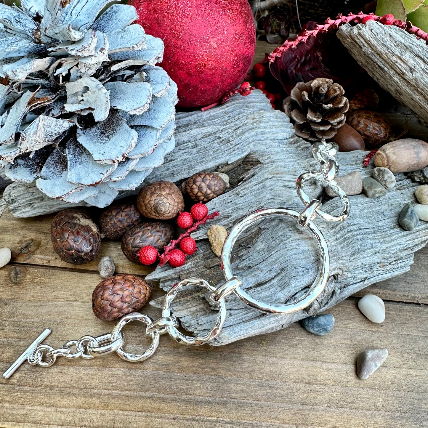 B0307  Circle Hammered Toggle Bracelet