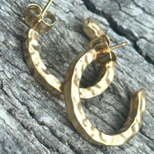 Load image into Gallery viewer, E0731 Hammered Gold Hoops Earrings (1.7”)
