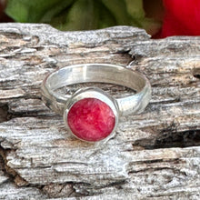 Load image into Gallery viewer, Size 7  Pink Quartz Ring
