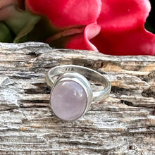 Load image into Gallery viewer, Size 6  Rose Quartz Ring
