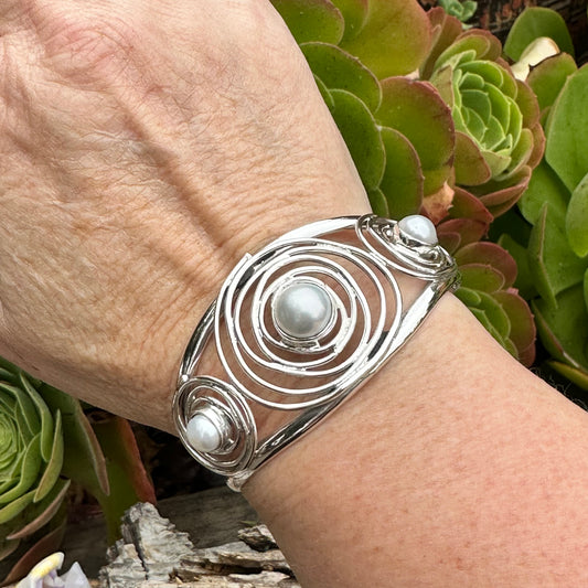 B0288.   Triple Pearl Cuff